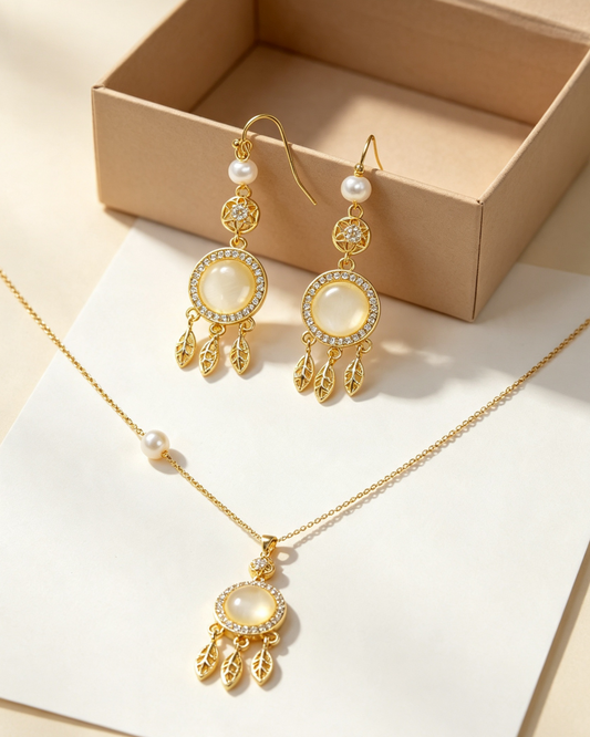 Dreamcatcher Necklace – Gold Leaf Tassel, Cat's Eye Stone & Boho Charm