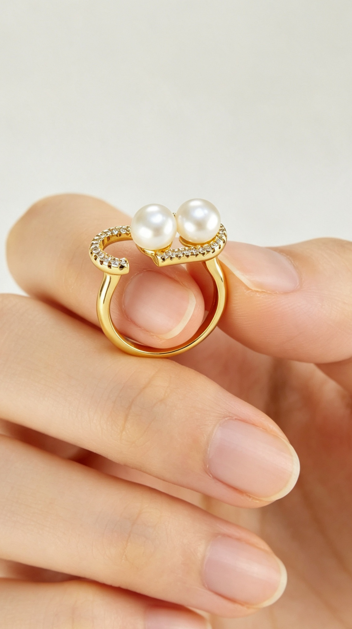 The C-Shape Pearl Ring That Completes Every Outfit