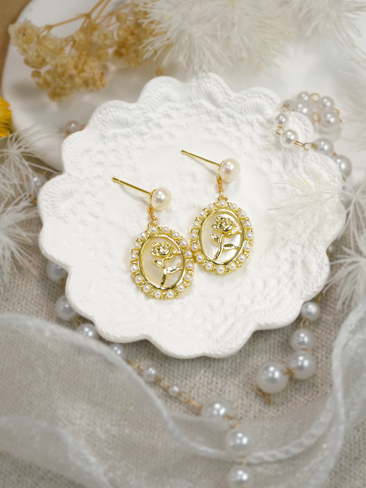 The Romantic Rose & Pearl Matching Set – Vintage Charm for Effortless Everyday Elegance