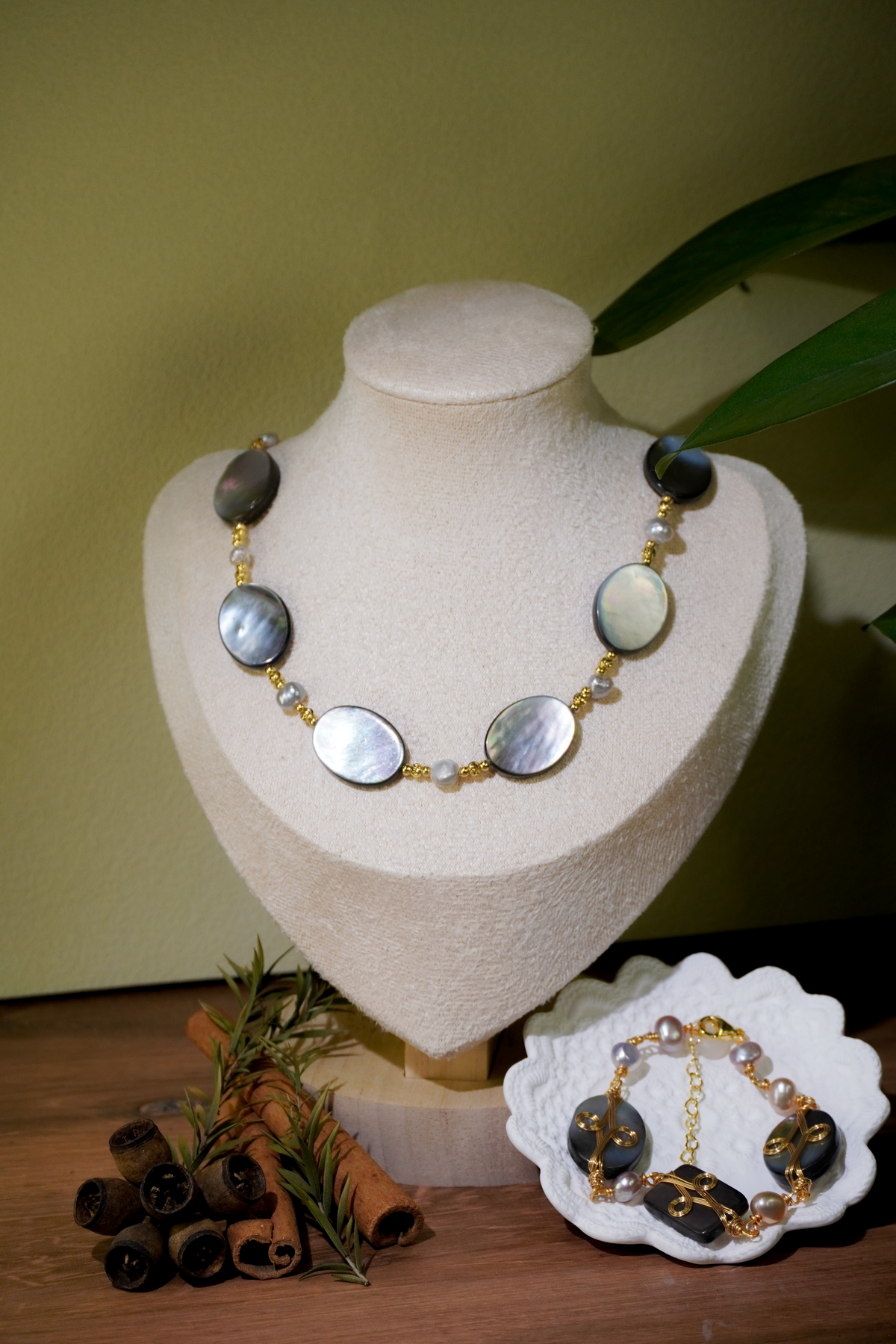 Aurora Black Shell Jewelry Set | Oval Pearl & Gold-Wrapped Necklace + Bracelet